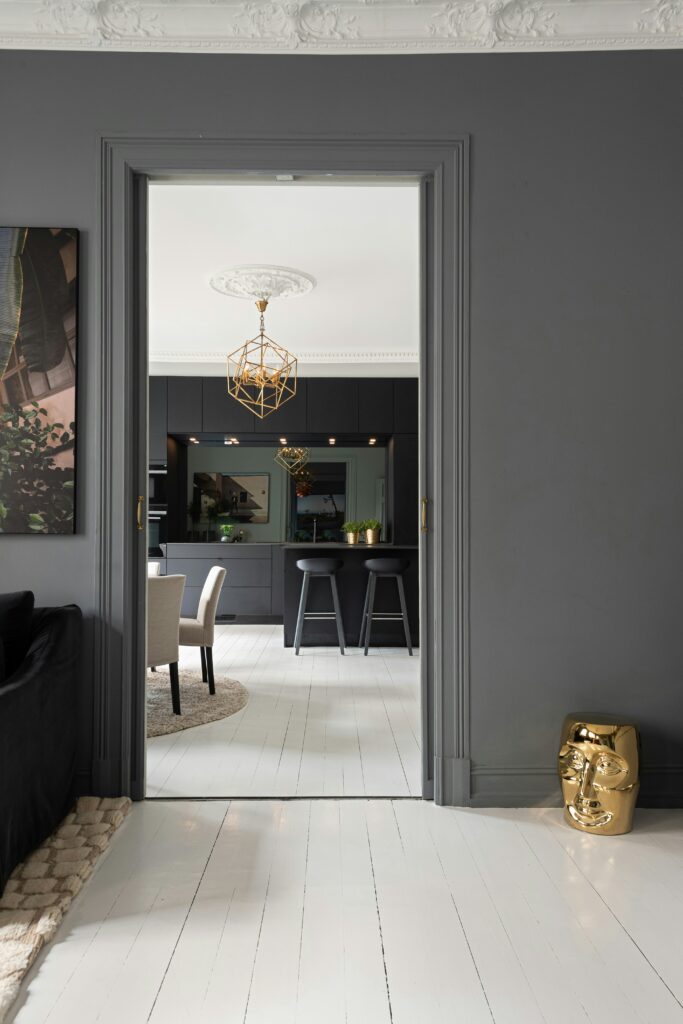 lisa-anna-77r6sW0zlP0-unsplash